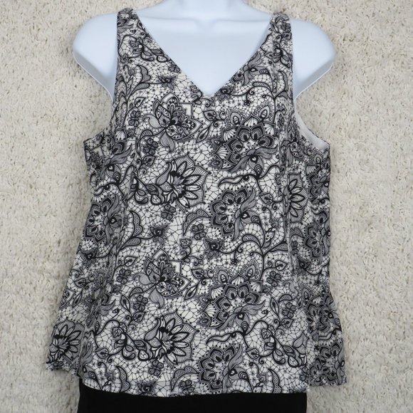 Express* Women's Sleeveless V-Neck Curved Hem Cross Pattern Back Blouse ~Size SP - Picture 3 of 9